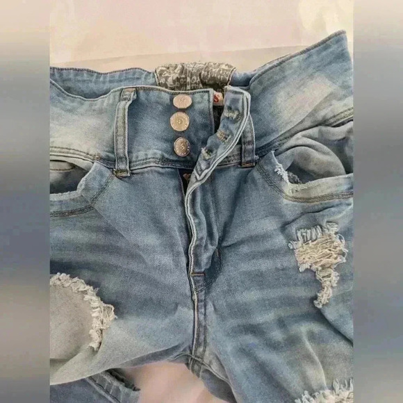Hot Kiss Women's Size 5 Juniors Light Color Distressed Jeans - Picture 8 of 16
